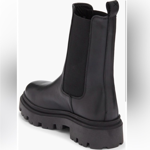 Cavalli Class Black Leather Chelsea Lug Booties with Gold Logo - Picture 2 of 9